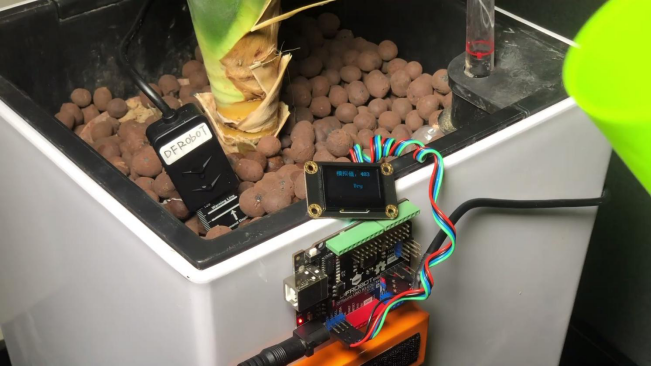 Gravity: Analog Waterproof Capacitive Soil Moisture Sensor 防水土壤濕度感測器模組