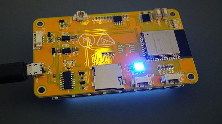 ESP32 便宜黃色顯示 RGB LED