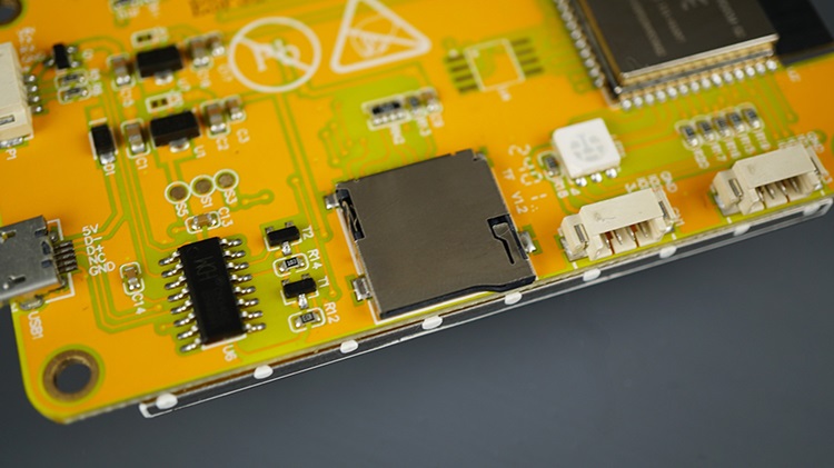 ESP32 廉價黃色顯示 MicroSD 卡